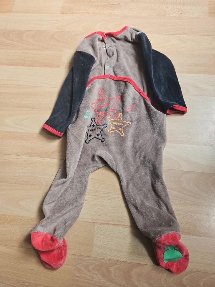 Pyjama - photo numéro 2