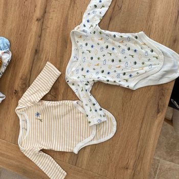 Lot de 2 bodys Sergent Major taille 1 mois manches longues