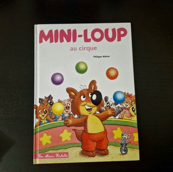 Livre - Mini Loup au cirque