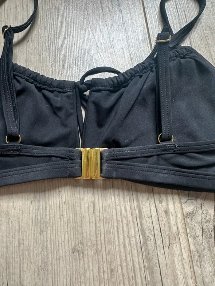 Haut de maillot noir froncé à découpe cut out - photo numéro 3