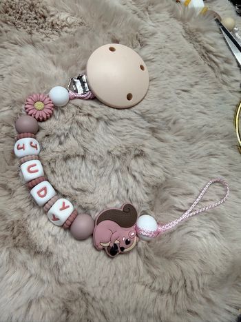 Attache tétine écureuil 