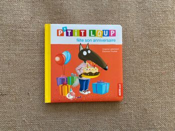 Livre p'tit loup fête son anniversaire Auzou