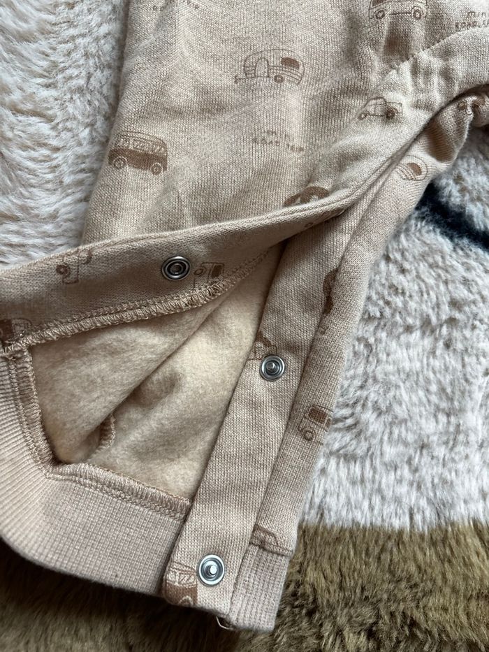 Salopette beige voiture/combi KIABI t.12m - photo numéro 4