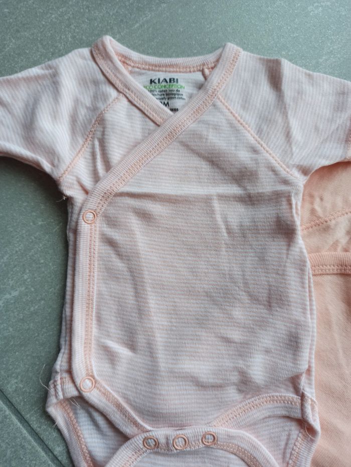Lot 3 bodies Kiabi 0 mois - photo numéro 5