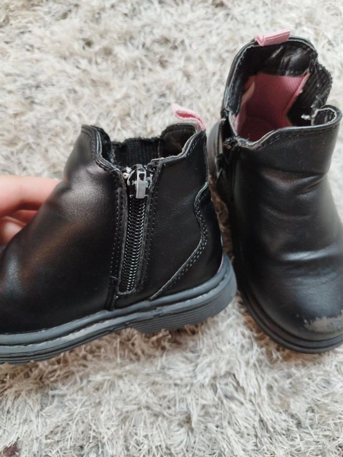 Bottes mini-fi couleur noire et rose pointure 24 - photo numéro 3