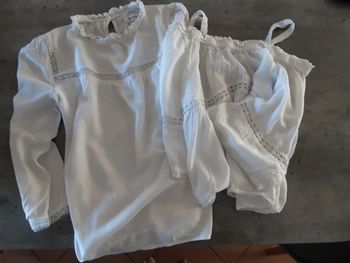 Lot 2 blouses avec dentelle