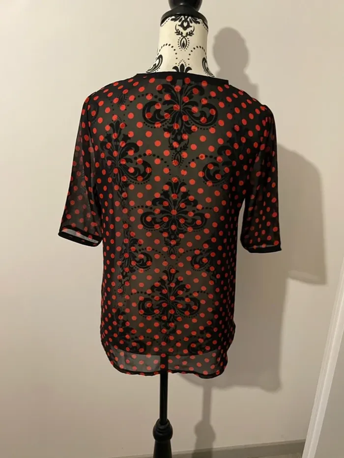 Blouse manches 3/4 en voile noir à pois rouge Naf Naf taille 40 - photo numéro 4