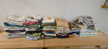 80 vêtements 6 mois été/mi-saison