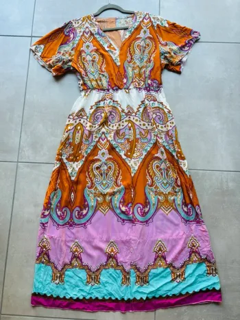 Magnifique robe longue colorée motifs bandana neuve