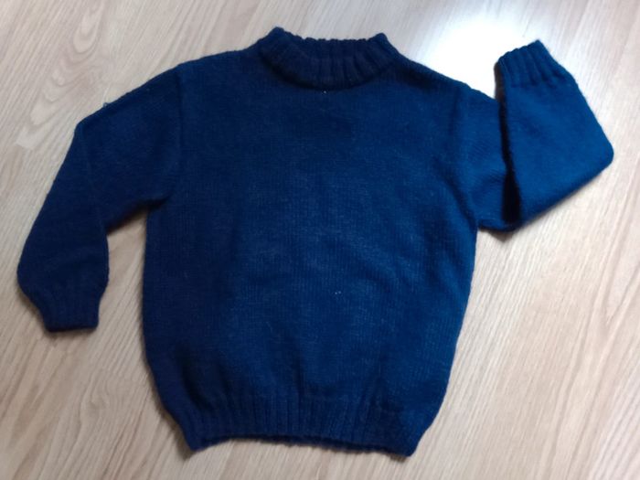 Joli pull tricoté main