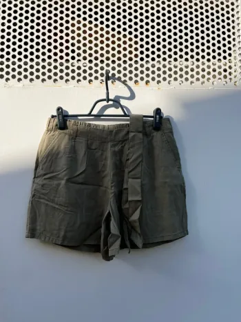 Short vert kaki