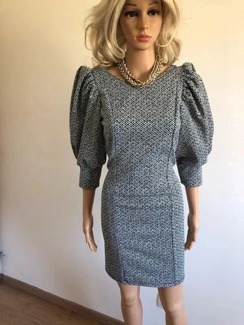 Robe noire et blanche avec épaules bouffantes Naf Naf taille M jamais portée