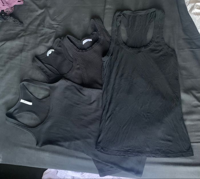4 débardeurs femme couleur noir taille S