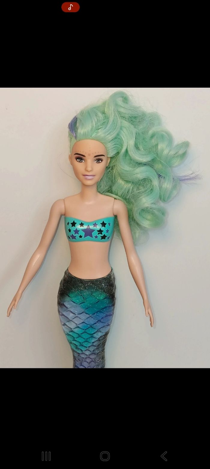 Poupée mattel Barbie Sirène Color Reveal Série 7 gtp43
Poupée et ensemble compris - photo numéro 2