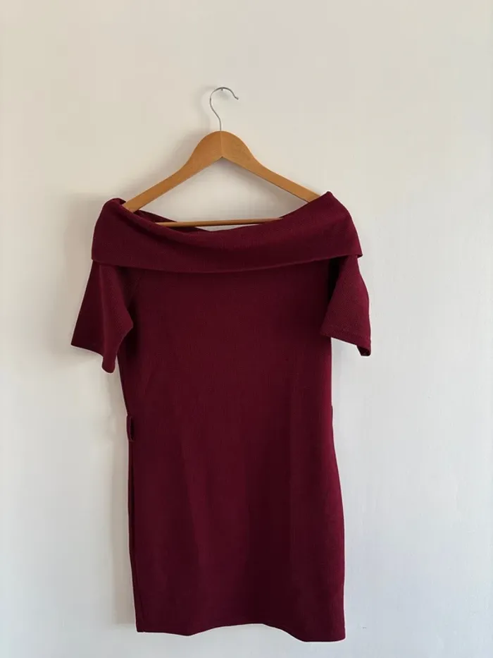 Robe épaule, dénudée