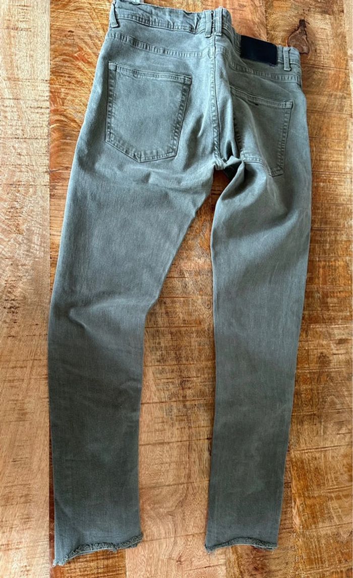 Jean troué vert kaki Zara - photo numéro 2