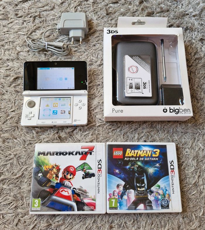 Lot Console Nintendo 3DS Blanche + 2 Jeux