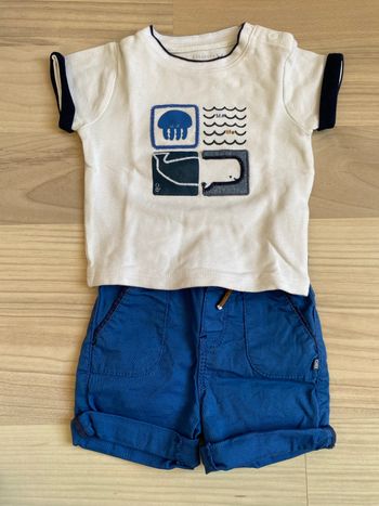 Ensemble t-shirt et pantalon