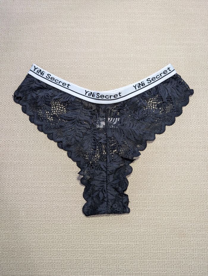 Culotte string noir et blanc