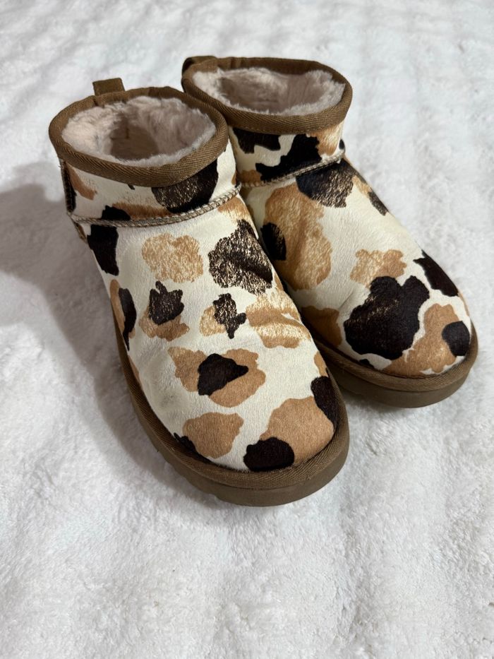 Bottines fourrées motif vache beige/marron