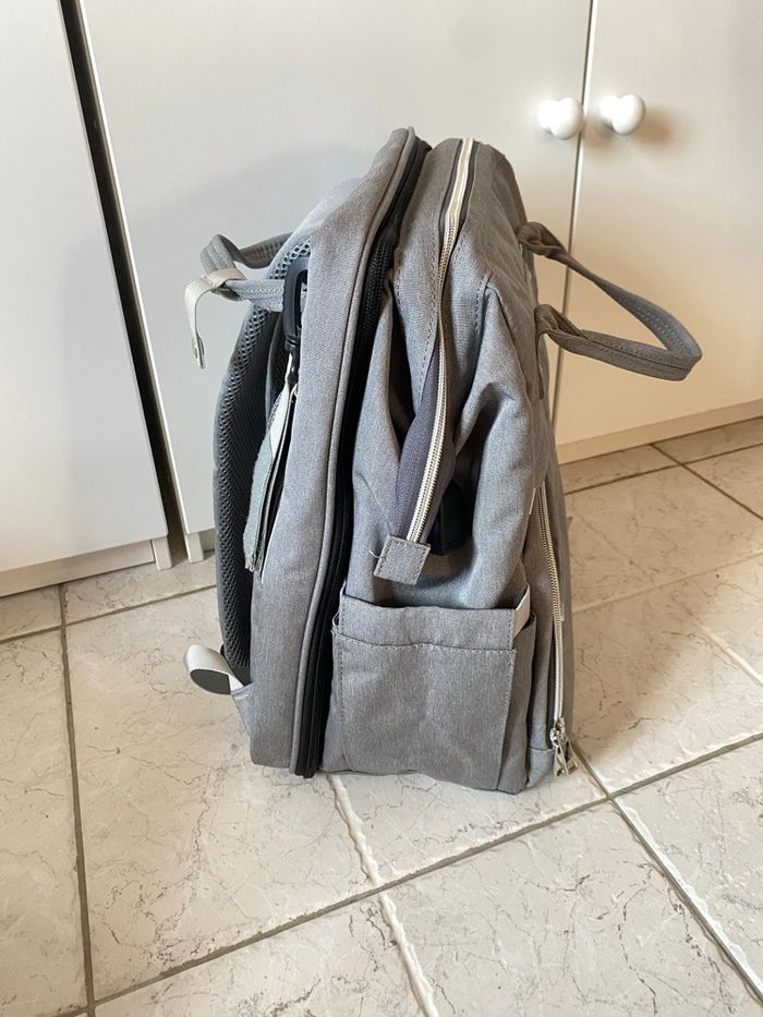 Sac à dos à langer avec lit et accroche poussette - photo numéro 2
