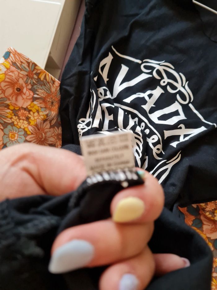 T-Shirt noir - photo numéro 4