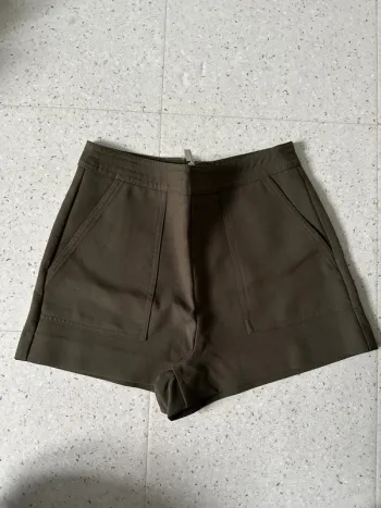 Short kaki