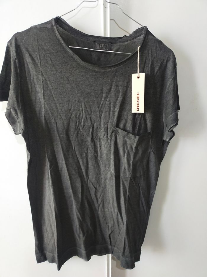 T-shirt gris foncé Diesel taille L soit 40/42