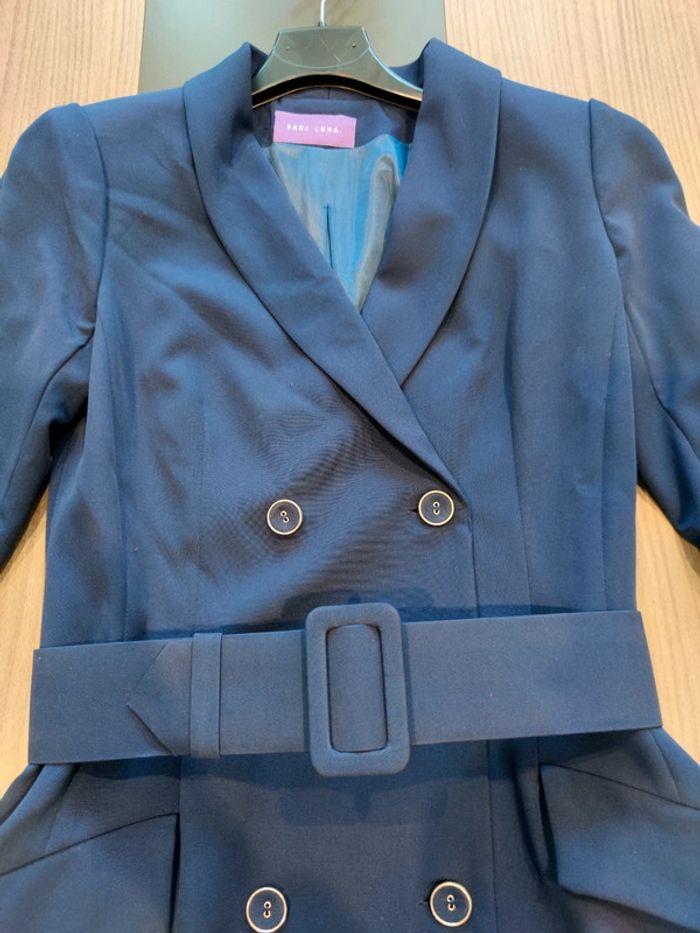 Robe tailleur - photo numéro 2