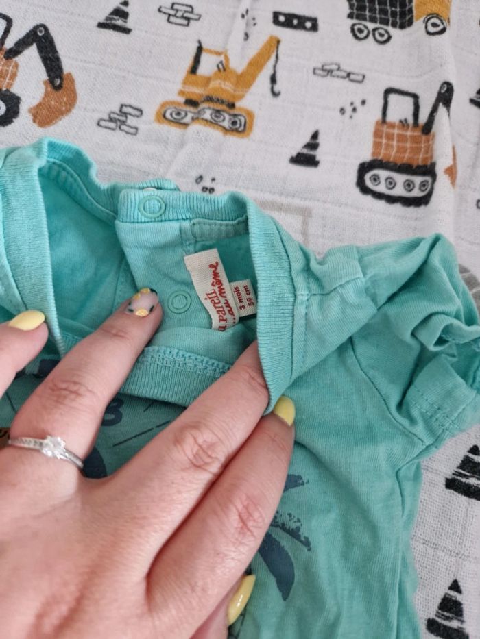 Tee shirt du pareil au même - photo numéro 2