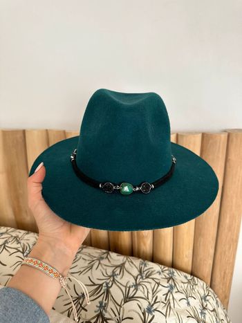 Chapeau Hipanema bleu canard détail bijoux 🧚🏼