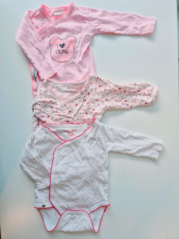 Lot 3 bodies manches longues taille 6 mois Absorba