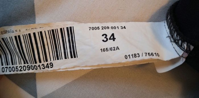 Jupe noire - photo numéro 3