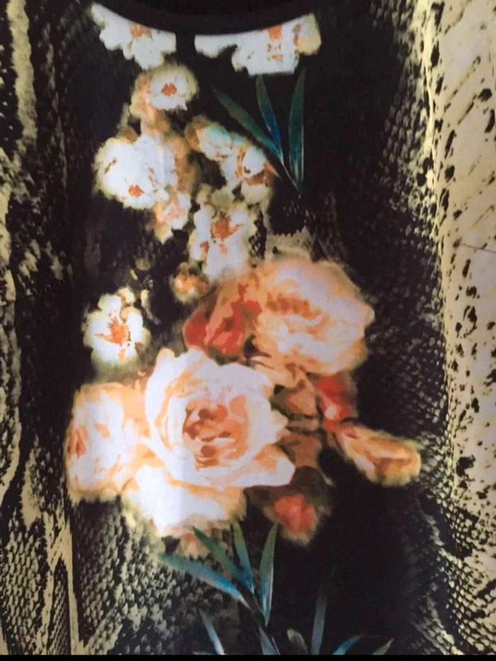 Robe  mini  fleurs  Taille S - photo numéro 4
