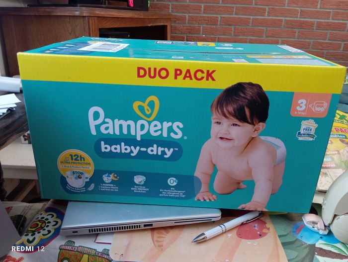 Couches Pampers taille 3