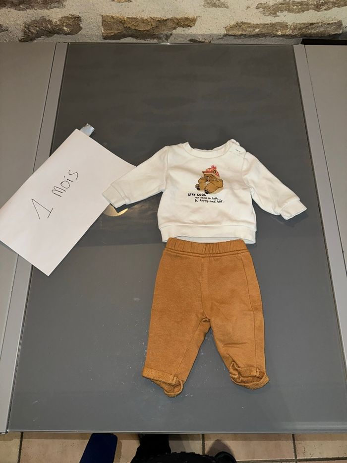 Lot vêtements bébé garçon – 1 mois – 34 pièces - photo numéro 2