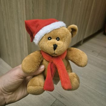 Peluche Looney tunes " Daffy Duck", 25 cmsTrès joli ourson de Noël de couleur marron. Marque Fizzy