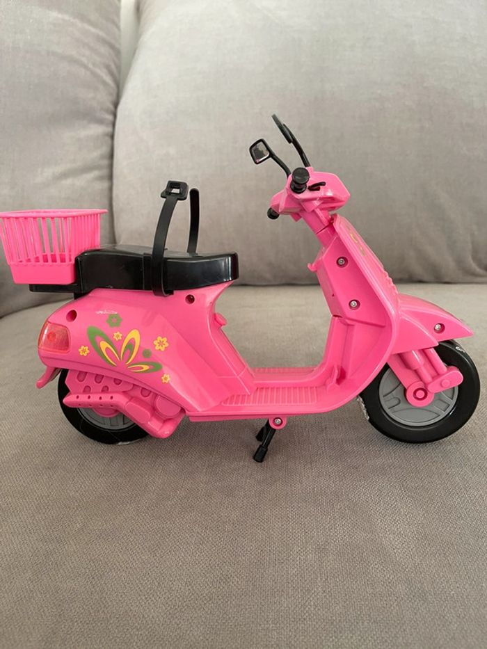 Barbie et scooter - photo numéro 10