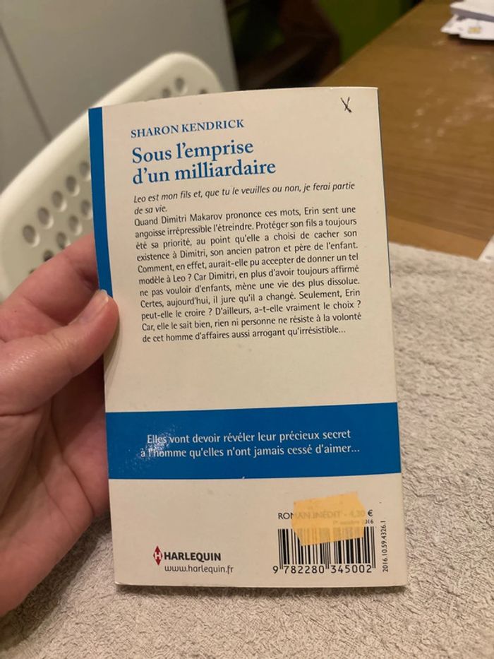 Sous l’emprise d’un milliardaire - photo numéro 2