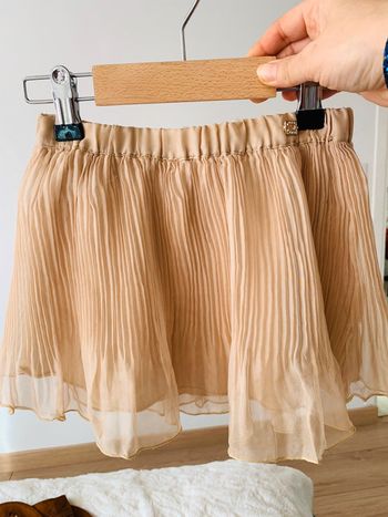Jupe gaufrée beige T5-6 ans fluide