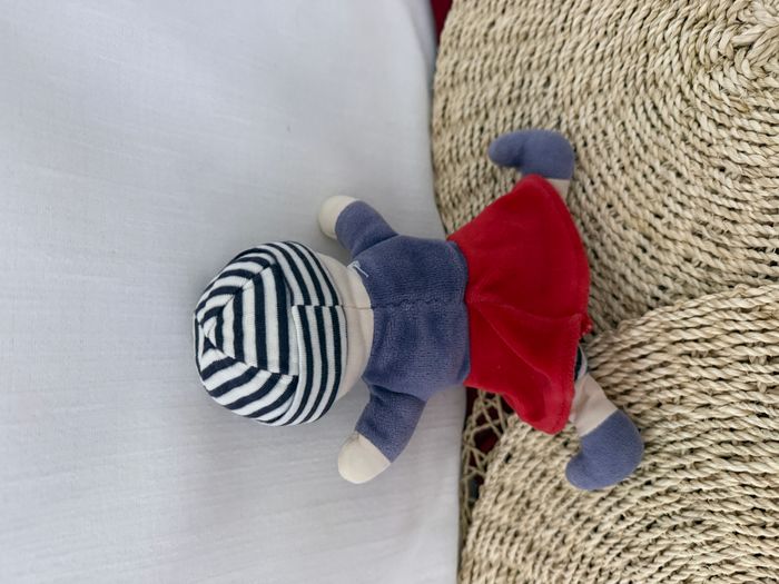 Doudou poupée fille bleu marin jupe rouge poisson COROLLE - photo numéro 2