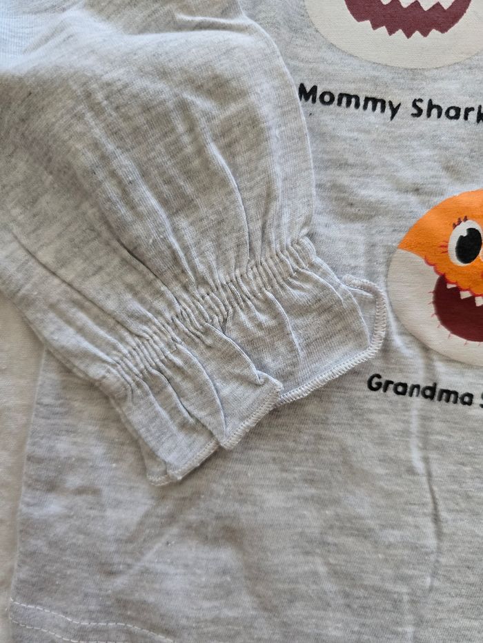 T-shirt baby shark 3ans - photo numéro 2