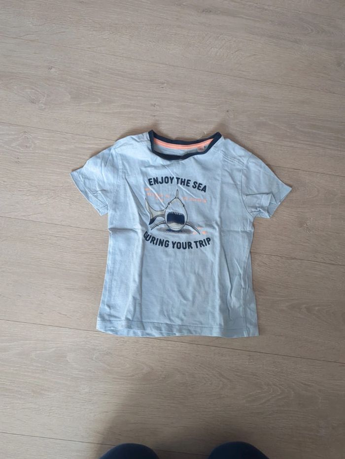T shirt bleue ciel Okaïdi 3 ans
