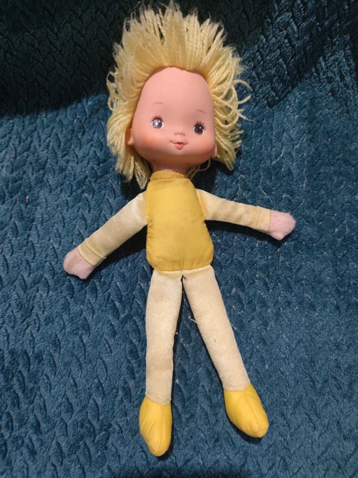 🌺 Poupée blondine arc en ciel 1083 vintage Mattel 28 cm rainbow brite canary