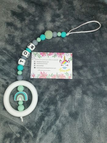 Attache tétine dentition personnalisée Arc-en-ciel