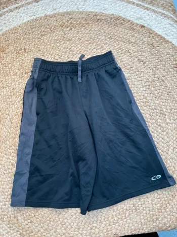 Short Garçon Champion Noir & Gris | Taille 14 ans | Très Bon État | Sport Casual | R46