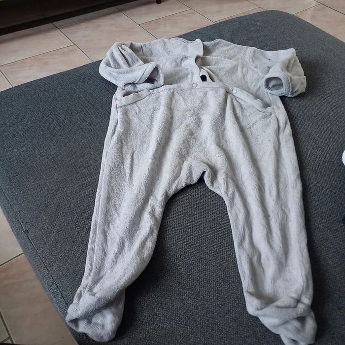 Pyjama gris clair - photo numéro 3