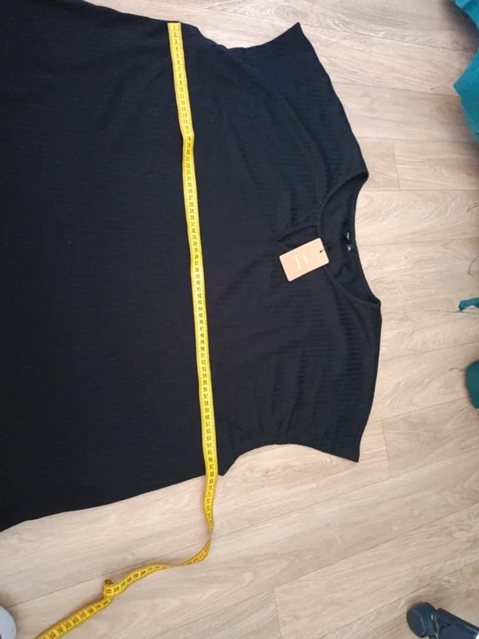 Tee shirt neuf shein - photo numéro 2