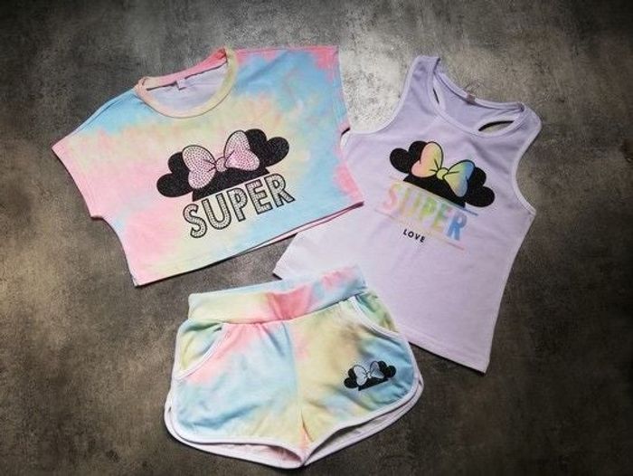 ensemble 3 pcs fille short/t-shirt/débardeur neufs 12ans