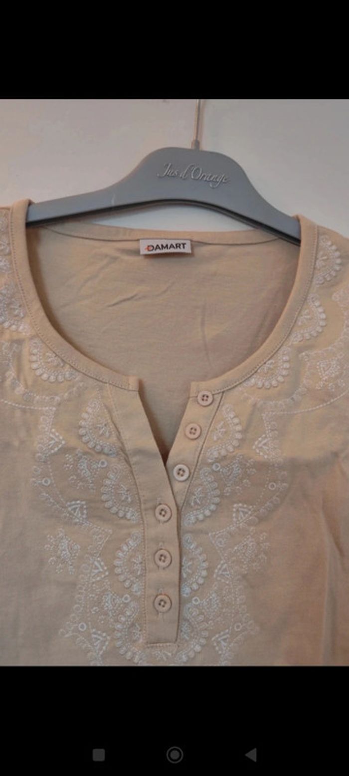 Tee shirt brodé beige et blanc taille 38/40 Damart - photo numéro 3